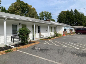 Heart of the Berkshires Motel